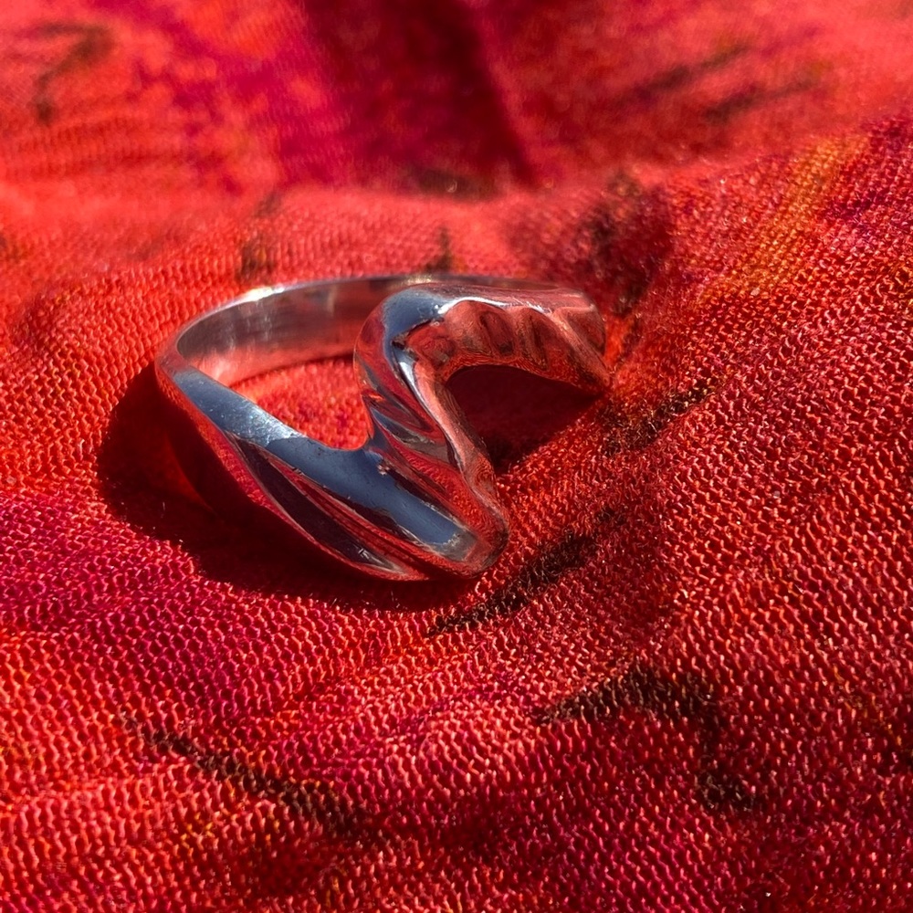 Unique 925 Sterling Silver Zig Zag Wave Ring, Size 7